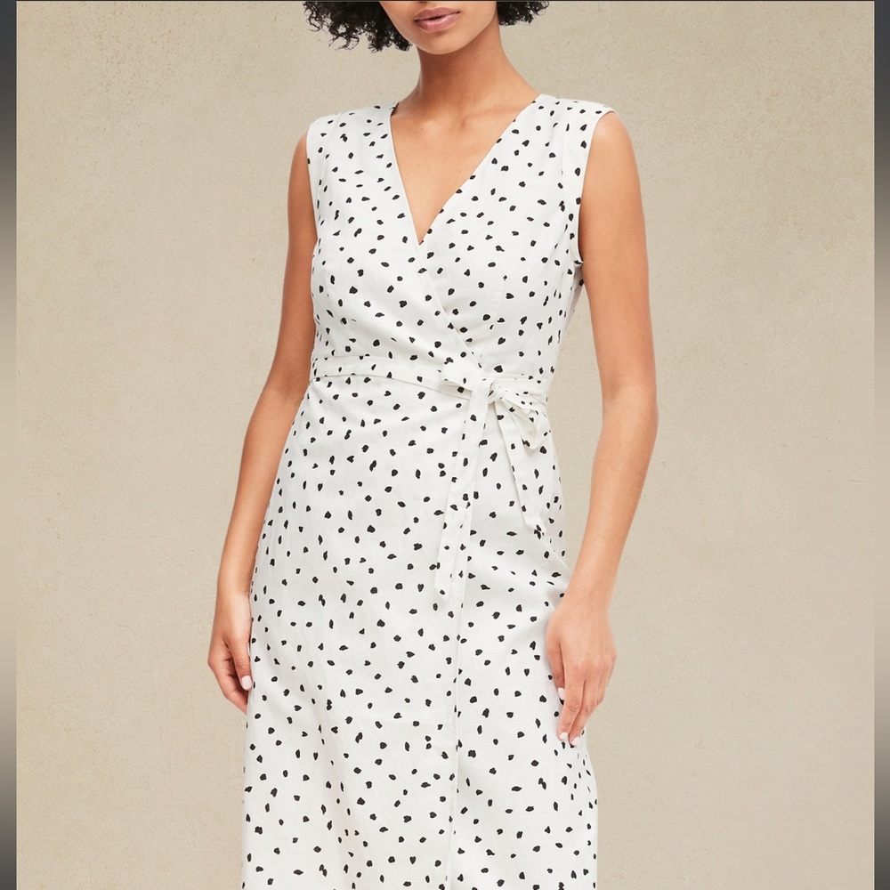 Banana Republic linen wrap Dalmatian white dot print dress